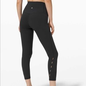 *free tote* like new Lululemon Unlimit Keyhole 25”